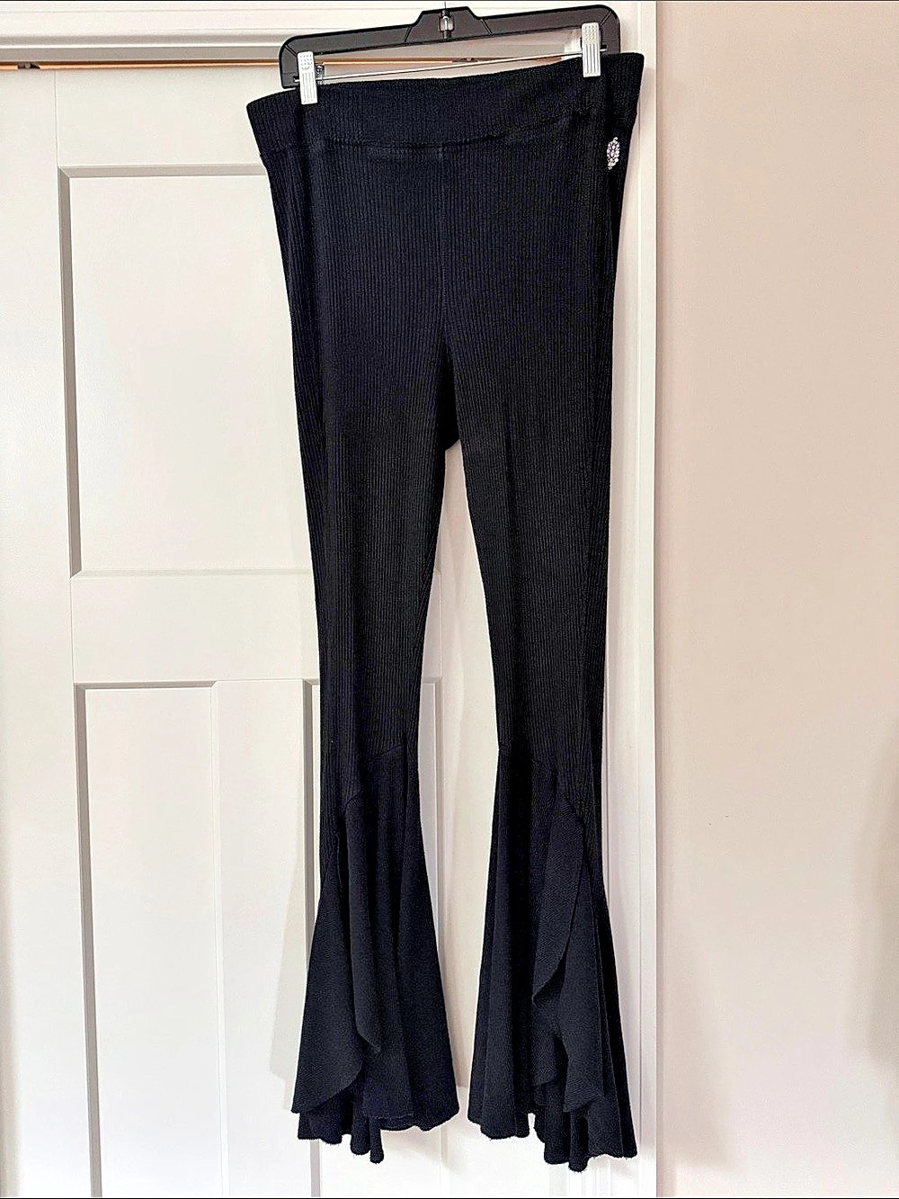 Free People Movement Black Flare Pants~ so comfortable and versatile 🖤